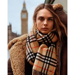 BURBERRY Happy Scarf